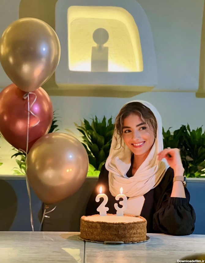 جنجال عکس‌ جشن تولد بازیگر زن | روزنو