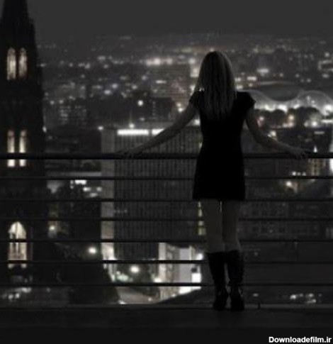 عکس دختر تنها در شب