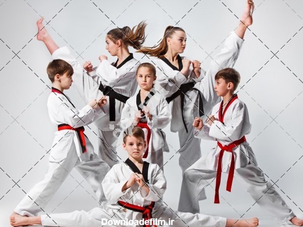 تصویر گروهی از کودکان کاراته کار