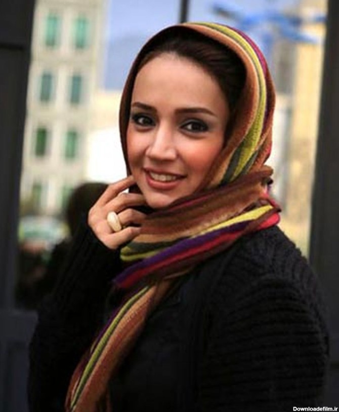 شبنم قلی‌ خانی: بدون حجاب بازی نمی کنم
