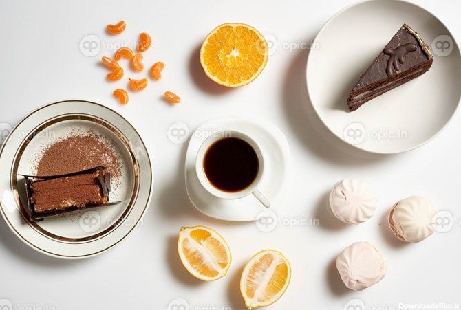 دانلود عکس کیک های شکلاتی خوشمزه شیرینی زفیری خانگی و یک فنجان | اوپیک