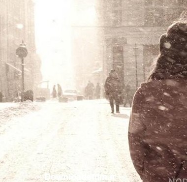 عکس دختر تنها در زمستان