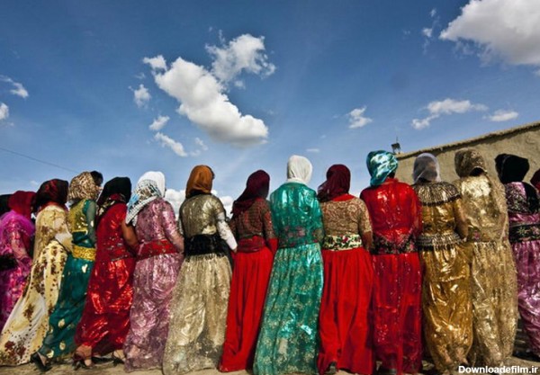 تصاویر | انعکاس زیبایی‌های طبیعت در لباس رنگین زنان کرمانشاهی ...