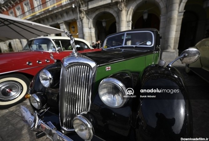 جولان ماشین‌ های کلاسیک در شهر (عکس)