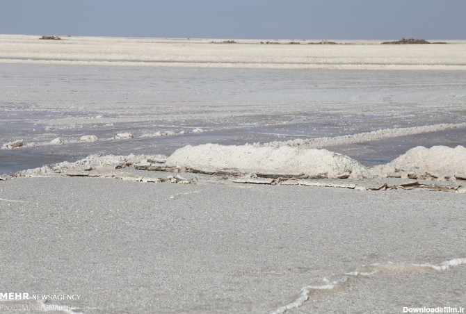 دریاچه نمک قم هم خشکید - تابناک | TABNAK