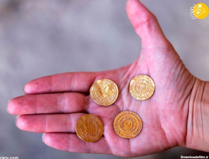 فرارو | (تصاویر) کشف سکه‌های طلا مربوط به دوران فاطمیون در بیت المقدس