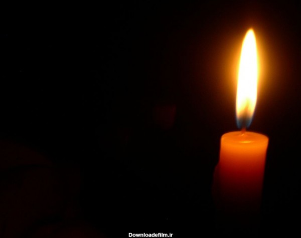 دانلو تصویر شمع روشن در پس زمینه سیاه برای عرض تسلیت