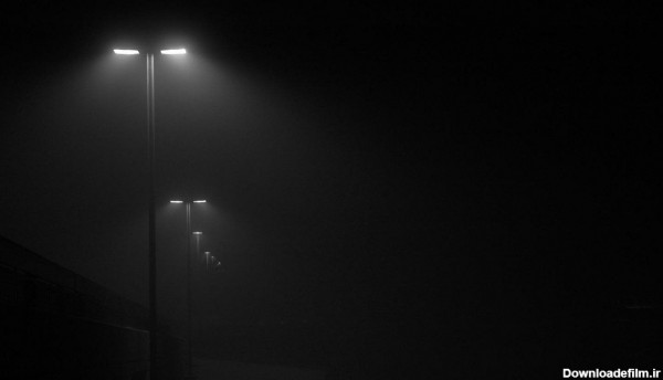 والپیپر منحصر به فرد از چراغ های خیابان با تم سیاه و سفید برای ویندوز 11
