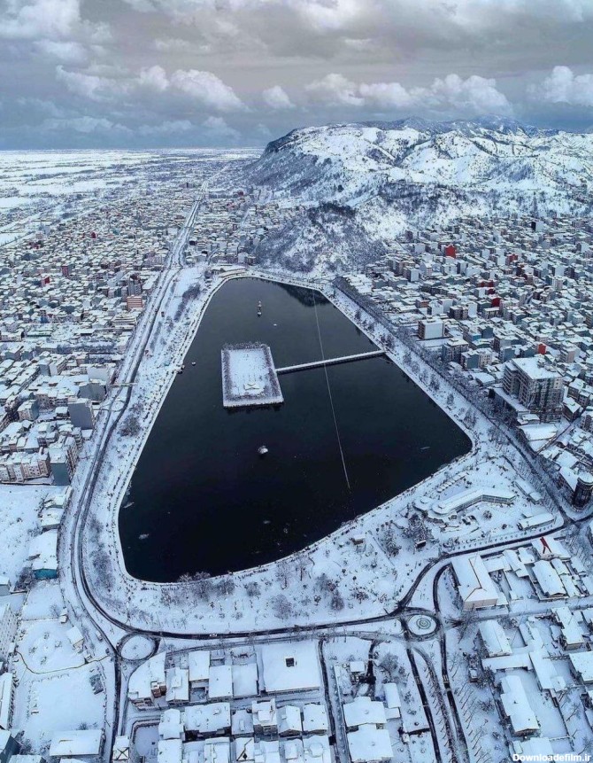 نمای زمستانی زیبا از شهر لاهیجان (عکس)