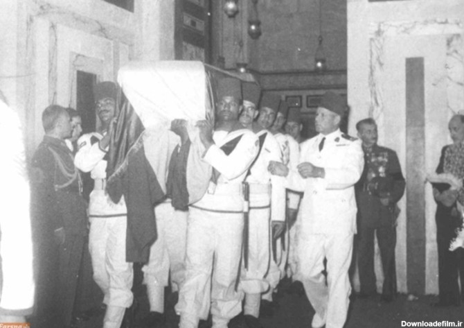تشییع رسمی جنازه رضاخان در مسجد رفاعی مصر