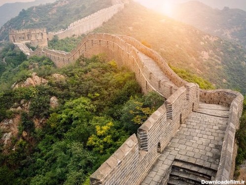 دانلود عکس با کیفیت  نمای دیوار چین در میان درختان