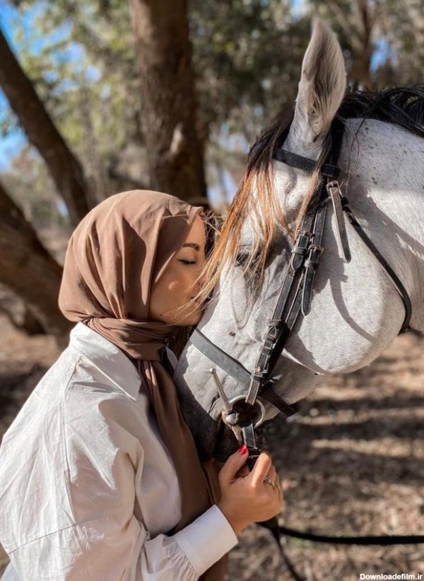 عکس اسب با دختر برای پروفایل