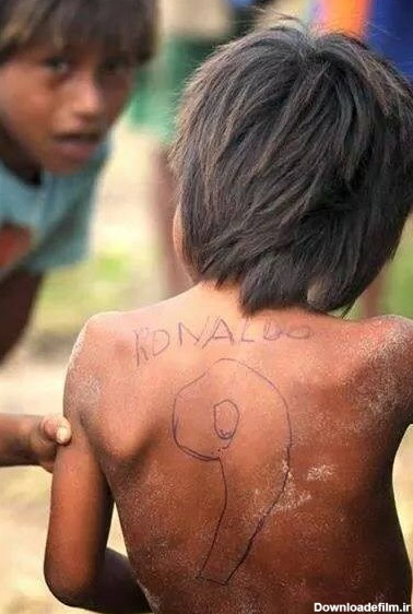 اعتراض عجیب یک پسر بچه به ستاره‌های برزیل + عکس