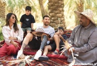 عکس | ژست‌های عاشقانه مسی و همسرش در عربستان