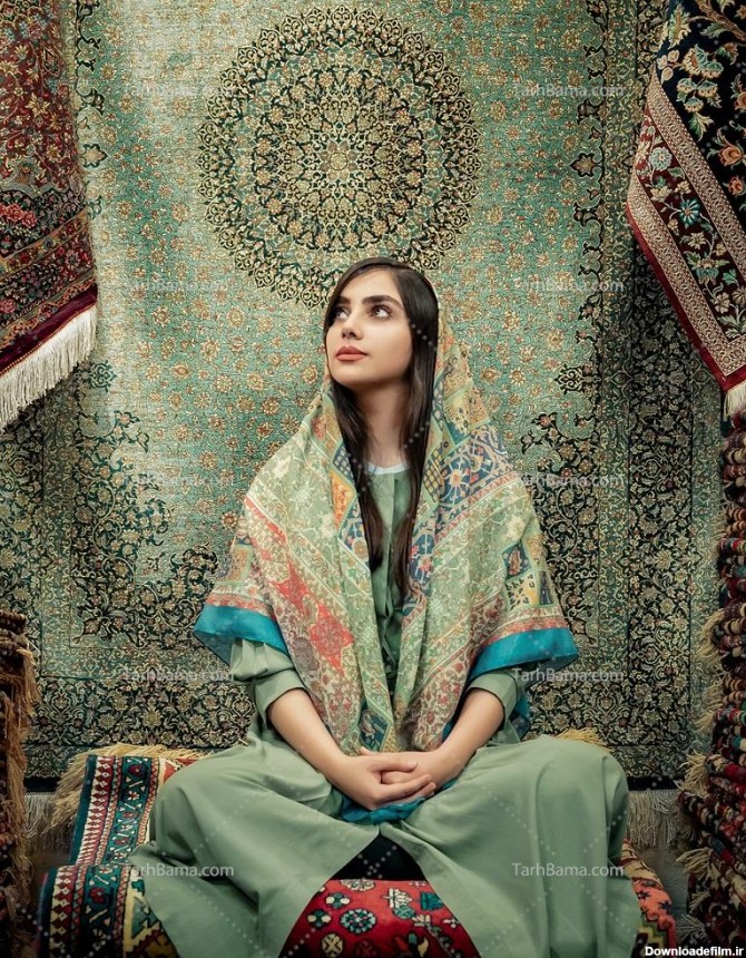تصویر با کیفیت دختر ایرانی با پس زمینه قالیچه