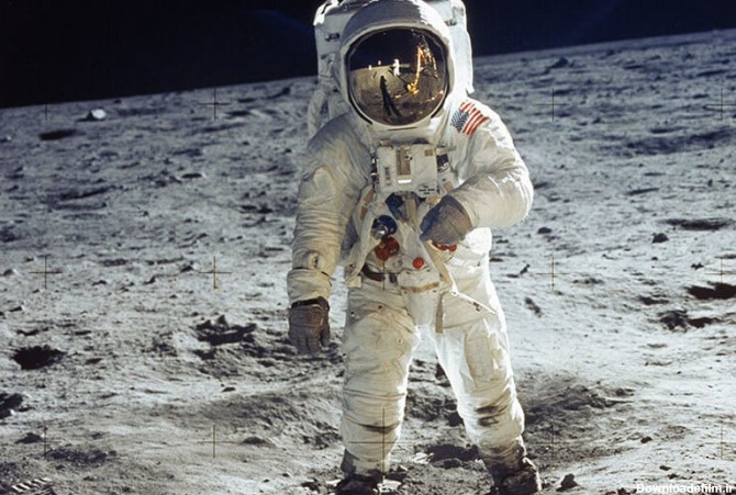 ببینید | تصاویری جذاب از فضاپیمای آپولو و قدم گذاشتن فضانوردان بر روی کره  ماه