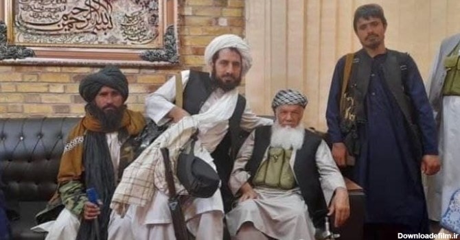 عکس یادگاری نیروهای طالبان با «اسماعیل خان» پس از اسارت!