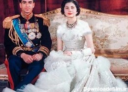 لباس عروسی ۳۰ کیلویی ثریا اسفندیاری ، همسر دوم محمدرضا پهلوی + عکس
