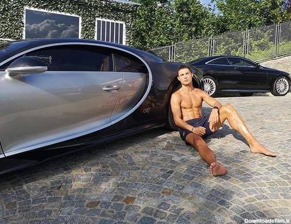 فرارو | (عکس) آفتاب گرفتن رونالدو با خودروی ۳ میلیون یورویی