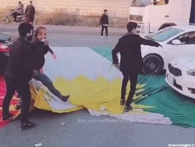 پرچم اقلیم کردستان زیرا پای برخی معترضان در سلیمانیە - kurdpress