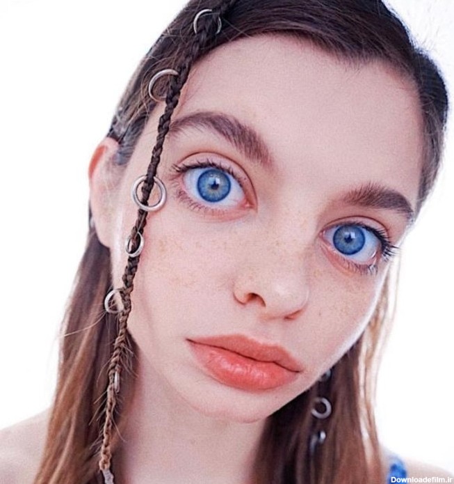 فرارو | (عکس) چشمان این دختر اوکراینی، سوژه کاربران فضای‌مجازی شد!