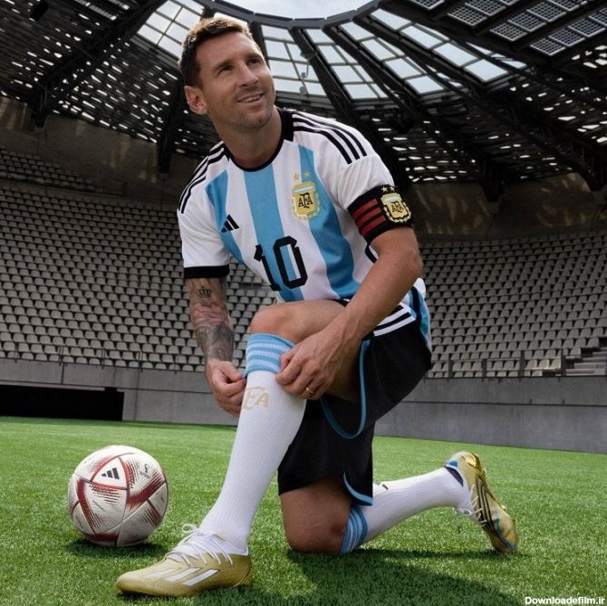مسی با ظاهر جدید در تبلیغ توپ نیمه نهایی جام جهانی ( عکس ) | بارسانیوز