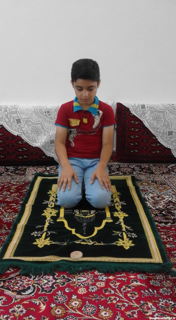 عکس پسری در حال نماز خواندن - عکس نودی