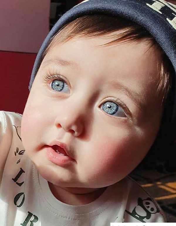 عکس بچه کوچولو چشم آبی خاص