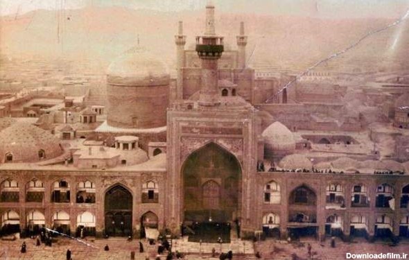 این تصاویر، قدیمی‌ترین عکس‌هایی هستند که از حرم مطهر رضوی ثبت شده است و برخی از آنها در مجموعه‌ آستان قدس رضوی و برخی دیگر در سازمان اسناد و کتابخانه ملی ایران نگهداری می‌شود.