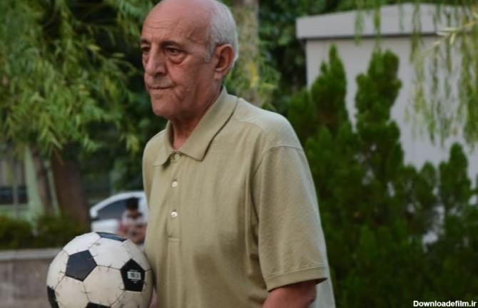 فرارو | (عکس) پیرمرد معروف روپایی‌زن از دنیا رفت