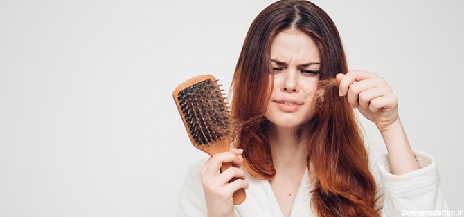 ریزش مو در زنان : دلایل طاسی با الگوی زنانه و روش‌های درمان آن