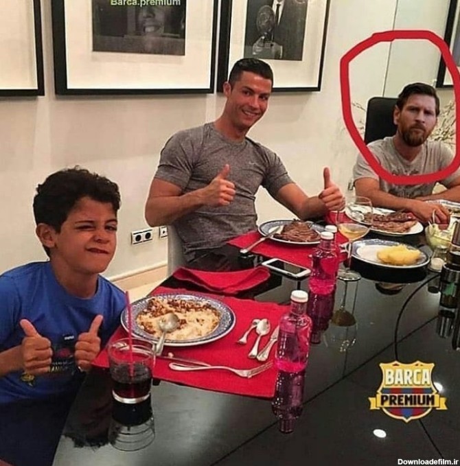 عکس کمتر دیده شده مسی و رونالدو در حال صرف شام | طرفداری