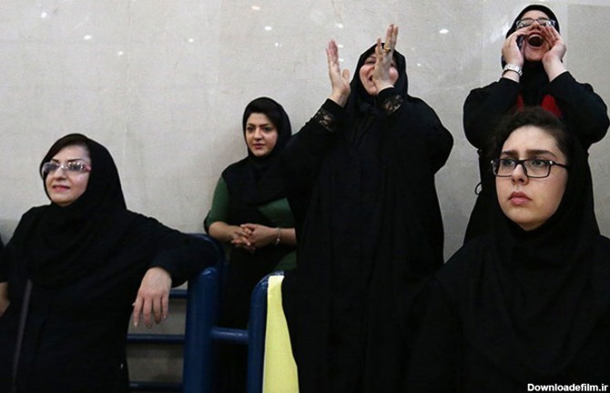 تصاویر حضور بانوان ایرانی در ورزشگاه پس از سالها ممنوعیت - پایگاه ...