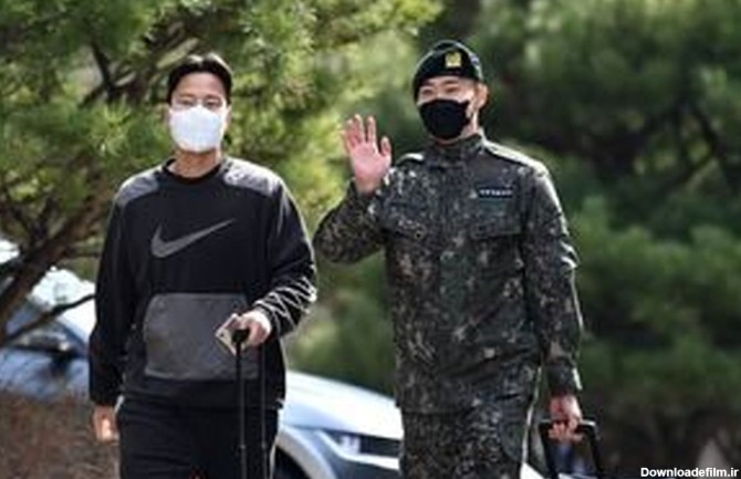 حضور بازیکنان کره جنوبی با لباس سربازی در اردو