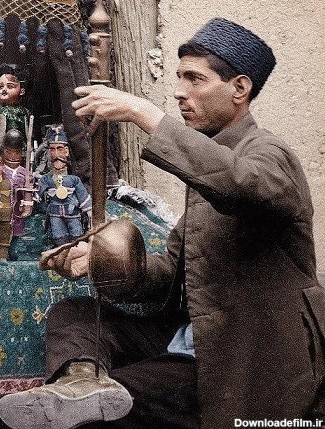 عکس رنگی شده از نمایش خیمه شب بازی در دوران قاجار، حدود صد ...