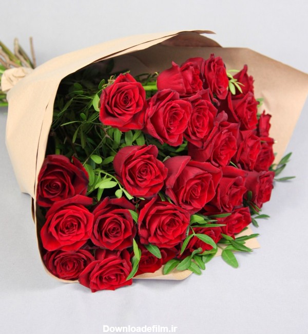 زیباترین عکس های دسته گل رز قرمز با تنوع و مدل های دیدنی