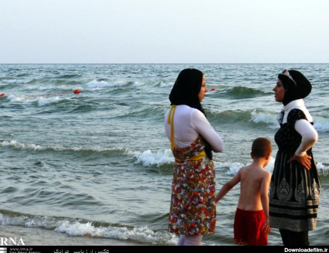 شنای دختران و زنان لبنانی در سواحل مدیترانه (تصویری)
