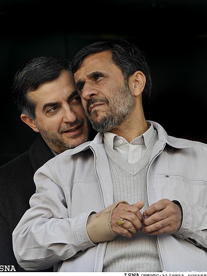 همه بدانند احمدی‌نژاد خود را بدون مشایی قبول ندارد!/حامی «رئیس ...