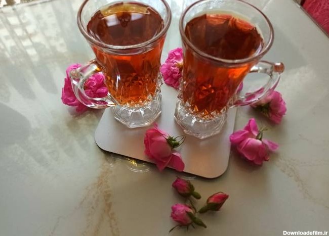 طرز تهیه دم‌نوش چای سیاه و گل محمدی و پوست لیموترش ساده و خوشمزه ...
