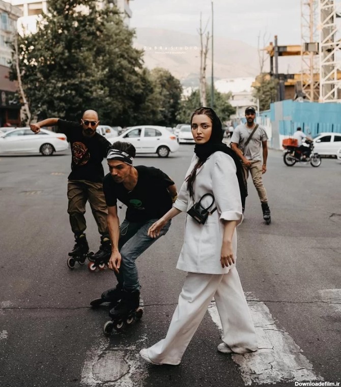 عکس عجیب از بهنوش طباطبایی در خیابان های تهران !