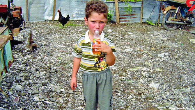 این پسر بچه ایرانی هرروز نیم لیتر بنزین می‌خورد! + عکس