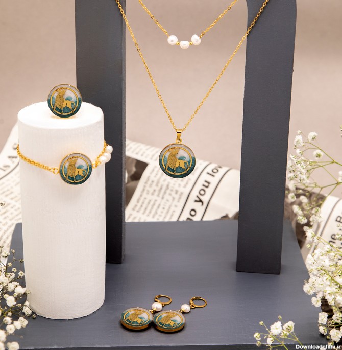 گردنبند روکش طلا ماه تولد اردیبهشت؛ زیبایی و ارزش در یک جواهر