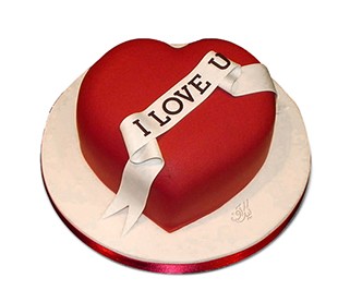 کیک فوندانت قلب قرمز