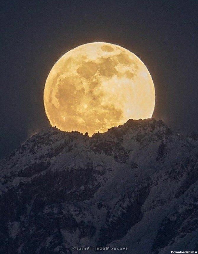 تصویری دیدنی از نمایان شدن ماه از پشت قله سبلان