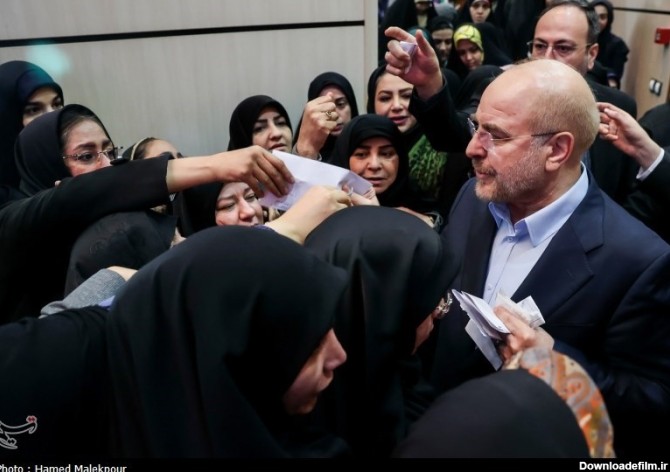 عکس/ گردهمایی دختران جوان محلات و دانشگاه‌های تهران با حضور رئیس مجلس
