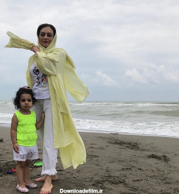 یکتا ناصر و دخترکش لب دریا | عکس - موسیقی ایرانیان