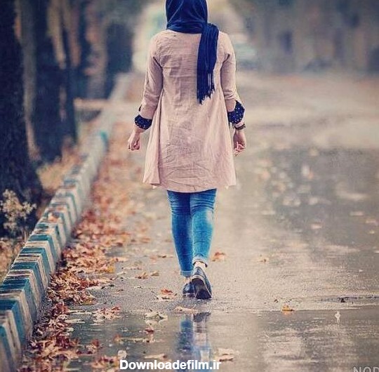 عکس پروفایل دختر در حال راه رفتن - عکس نودی