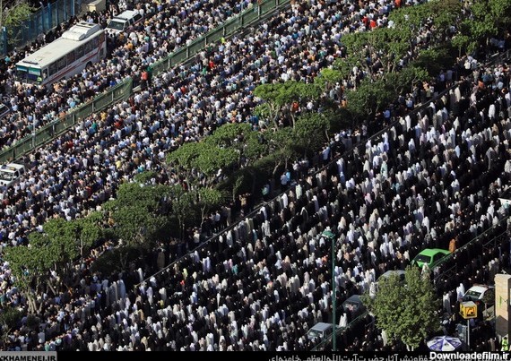 تصاویر هوایی از نماز عید فطر به امامت آیت الله خامنه ای (عکس)