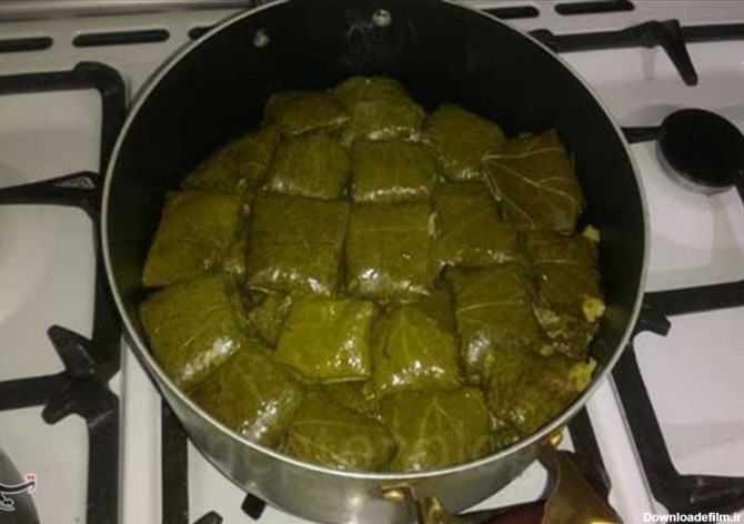دلمه برگ مو غذای سنتی آذربایجان غربی بر سر سفره افطار+ تصاویر - تسنیم