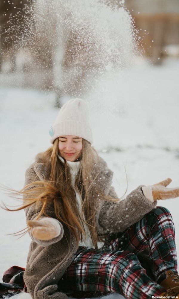 ژست عکاسی دختر در زمستان با کیفیت بالا برای پروفایل